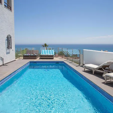 Casa Meme - 2 Bedroom - Private Pool - - Sleeps 4 *