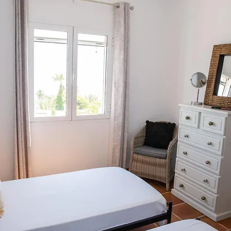 Apartment Casa Meme - 2 Bedroom - Private Pool - - Sleeps 4 *